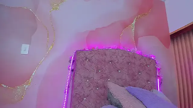 violet_taylor_ on StripChat