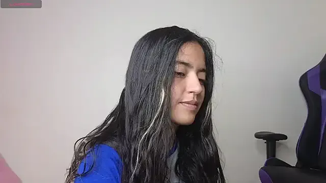 ViolettaSummer on StripChat