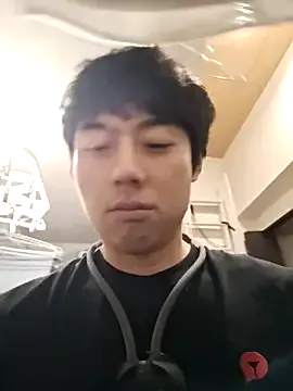 whitebriefboy on StripChat