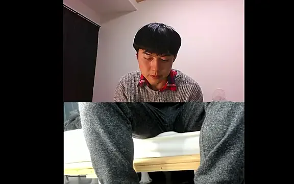 whitebriefboy on StripChat