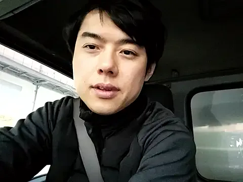 whitebriefboy on StripChat