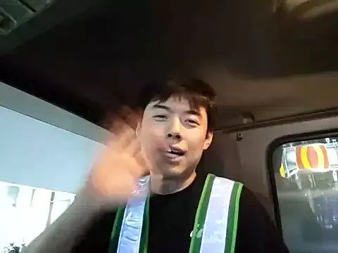 whitebriefboy on StripChat