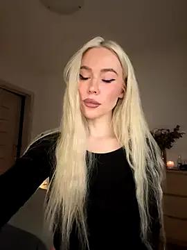 StripChat xDinnax is Private xDinnax โ panties off and rub pussy