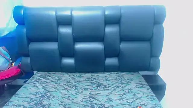 XxMiaSexxyHotxX on StripChat 