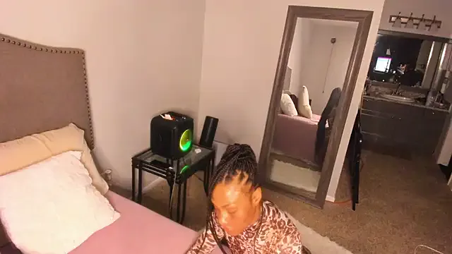 yiauana on StripChat