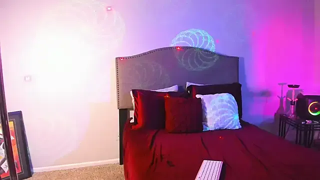 yiauana on StripChat