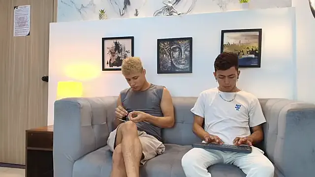 YOUNG_GUYS1 on StripChat