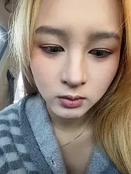 yuki_june on StripChat
