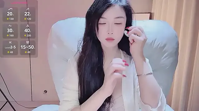 YunShan-33 on StripChat