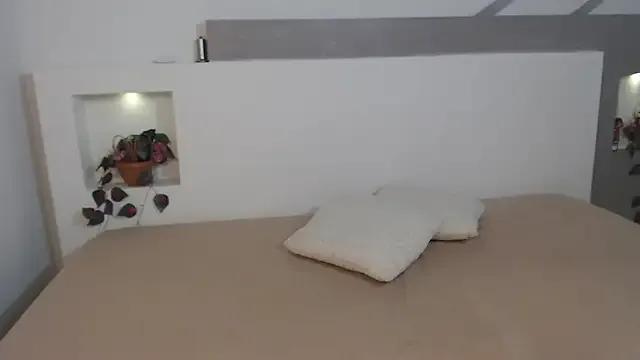 ZaraBlaze5 on StripChat 