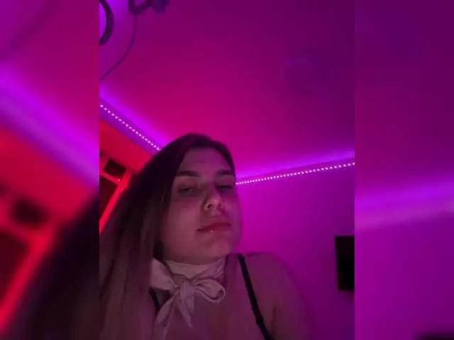 Explore our live girls sluts from our Custom and Multi clubs and checkout exclusive access to highly interactive content, such as shape, hair, titties, pussy type and many more.