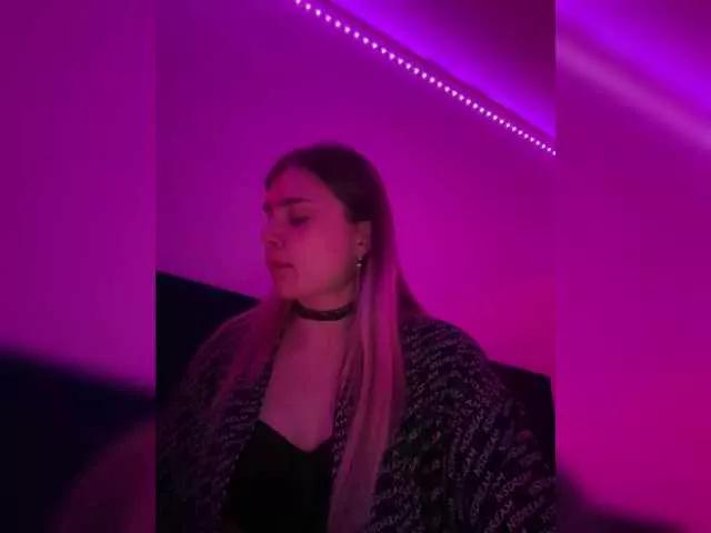 Explore our live girls sluts from our Custom and Multi clubs and checkout exclusive access to highly interactive content, such as shape, hair, titties, pussy type and many more.