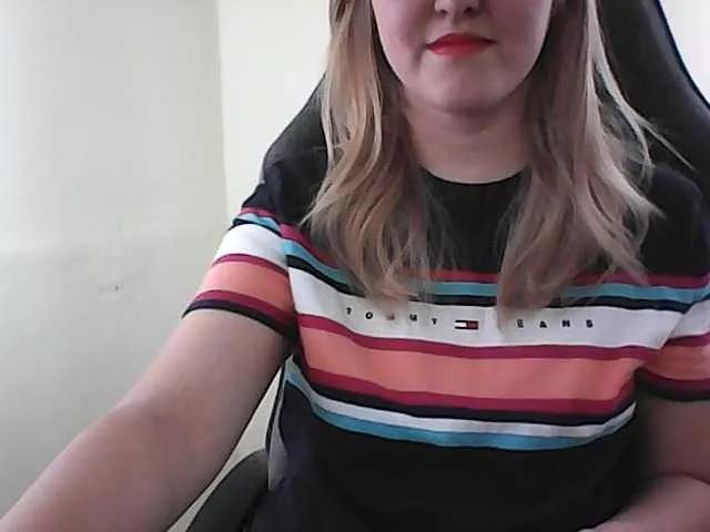 -Sweet-smile- from BongaCams is Freechat
