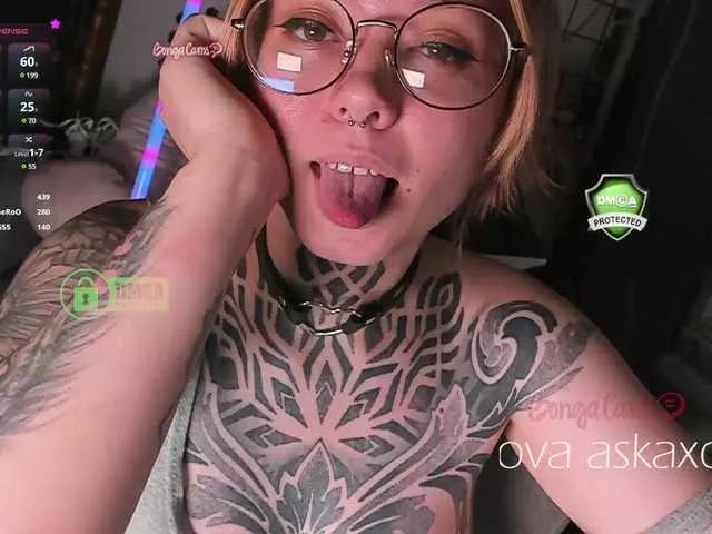 Explore our live girls sluts from our Custom and Multi clubs and checkout exclusive access to highly interactive content, such as shape, hair, titties, pussy type and many more.