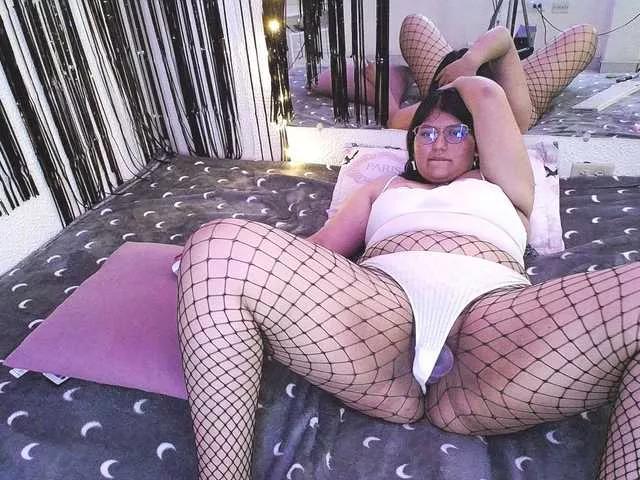 Explore our live girls sluts from our Custom and Multi clubs and checkout exclusive access to highly interactive content, such as shape, hair, titties, pussy type and many more.