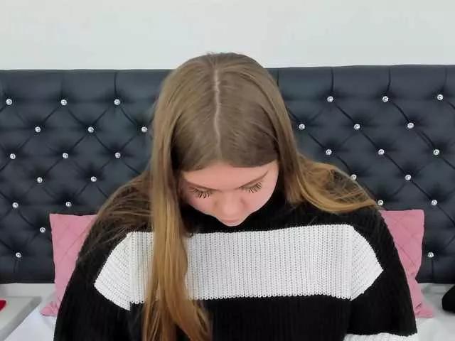 Explore our live girls sluts from our Custom and Multi clubs and checkout exclusive access to highly interactive content, such as shape, hair, titties, pussy type and many more.