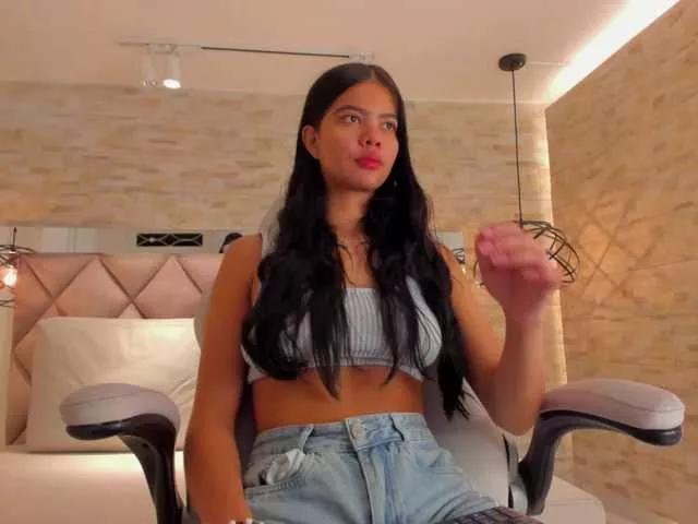 AdaraScot from BongaCams