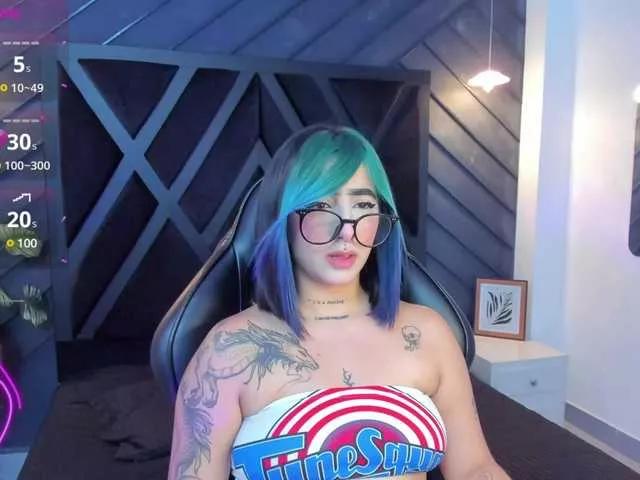 Explore our live girls sluts from our Custom and Multi clubs and checkout exclusive access to highly interactive content, such as shape, hair, titties, pussy type and many more.