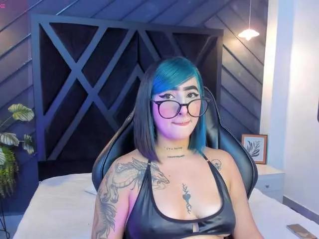 Explore our live girls sluts from our Custom and Multi clubs and checkout exclusive access to highly interactive content, such as shape, hair, titties, pussy type and many more.