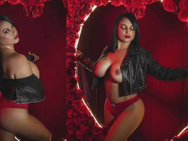 Explore our live girls sluts from our Custom and Multi clubs and checkout exclusive access to highly interactive content, such as shape, hair, titties, pussy type and many more.