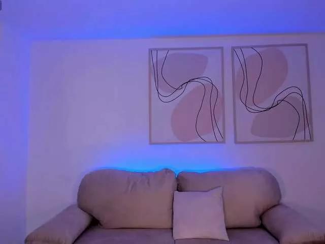Explore our live girls sluts from our Custom and Multi clubs and checkout exclusive access to highly interactive content, such as shape, hair, titties, pussy type and many more.