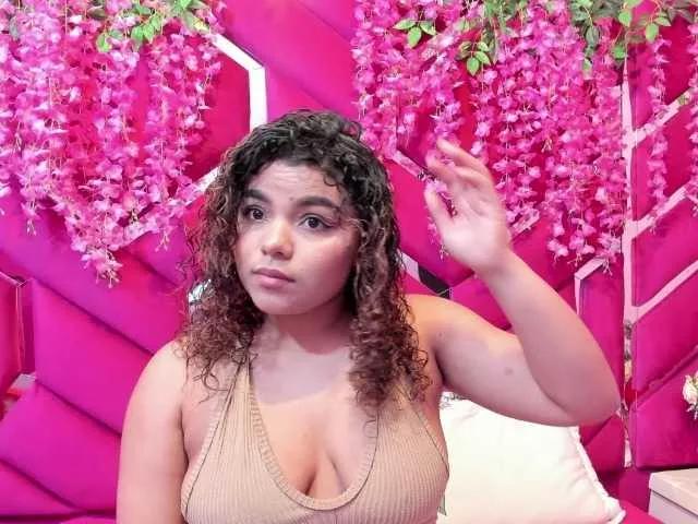 alaskaspit from BongaCams