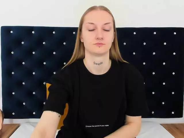 Explore our live girls sluts from our Custom and Multi clubs and checkout exclusive access to highly interactive content, such as shape, hair, titties, pussy type and many more.