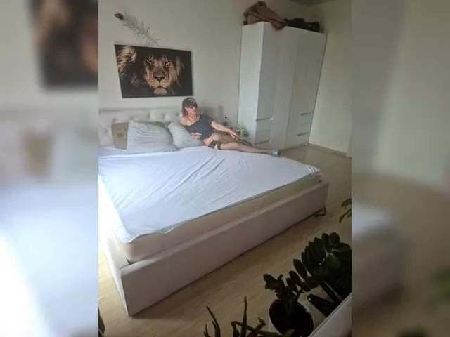 Alexalex24 webcams show profile image 