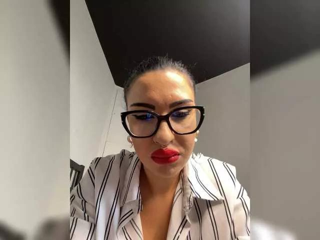 Alexandra13 webcams show profile image 