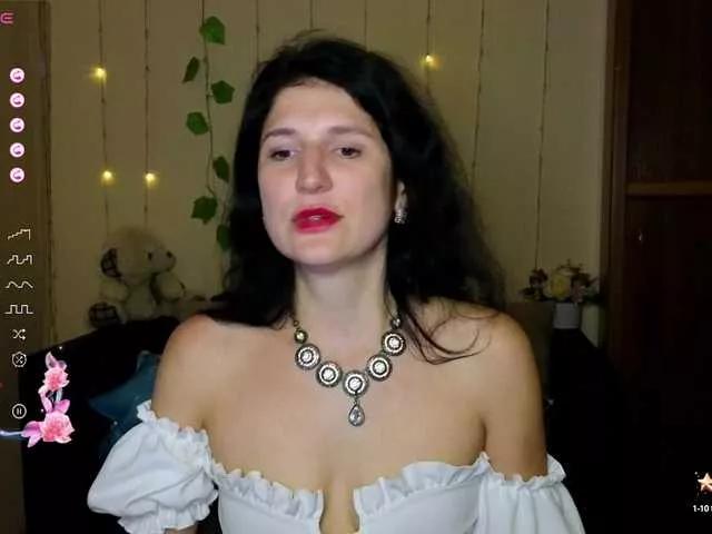 Explore our live girls sluts from our Custom and Multi clubs and checkout exclusive access to highly interactive content, such as shape, hair, titties, pussy type and many more.