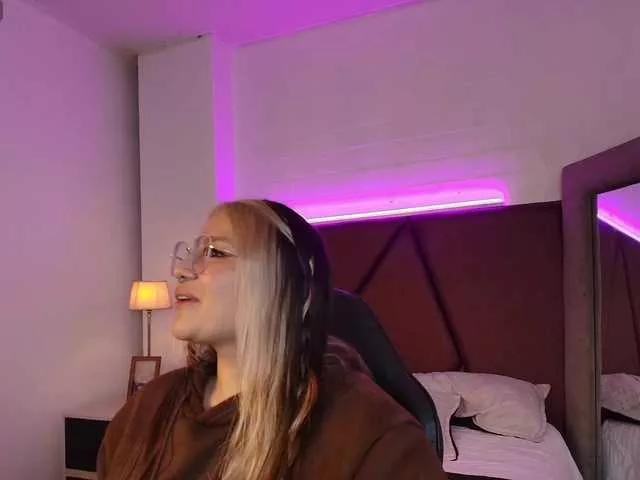 Aliiceyong from BongaCams
