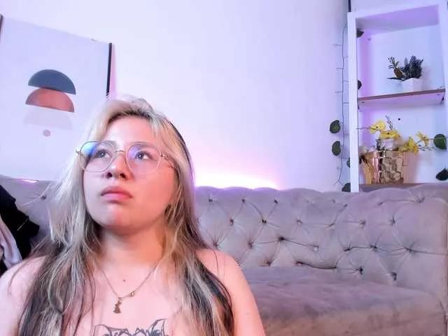 Aliiceyong from BongaCams