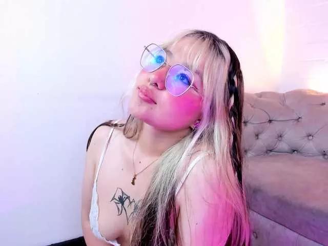 Aliiceyong from BongaCams