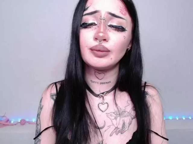 Explore our live girls sluts from our Custom and Multi clubs and checkout exclusive access to highly interactive content, such as shape, hair, titties, pussy type and many more.