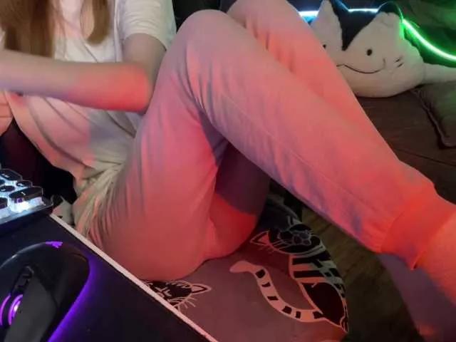 Explore our live girls sluts from our Custom and Multi clubs and checkout exclusive access to highly interactive content, such as shape, hair, titties, pussy type and many more.
