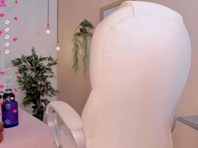 Explore our live girls sluts from our Custom and Multi clubs and checkout exclusive access to highly interactive content, such as shape, hair, titties, pussy type and many more.