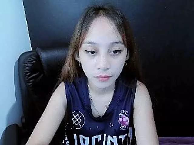 AllieSpankalot from BongaCams