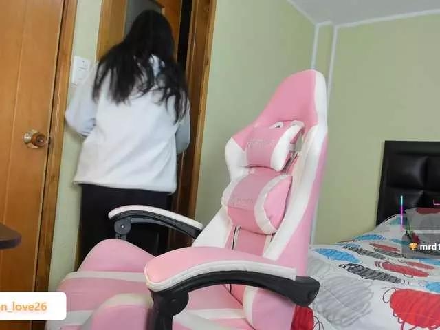allisonlove69 from BongaCams