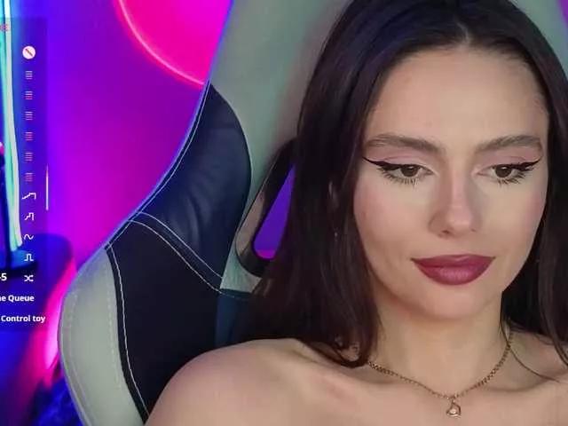 Allla from BongaCams