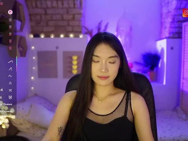 AllyahSky from BongaCams