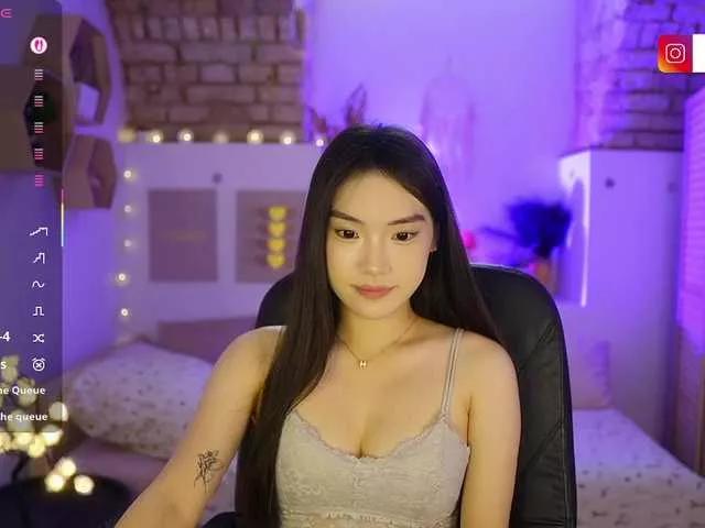 AllyahSky from BongaCams