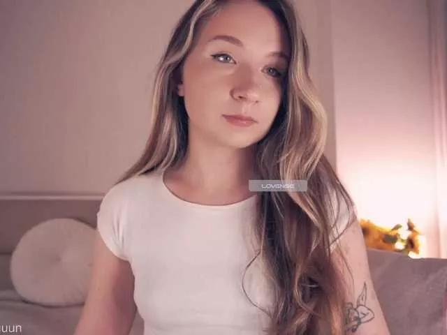 Explore our live girls sluts from our Custom and Multi clubs and checkout exclusive access to highly interactive content, such as shape, hair, titties, pussy type and many more.