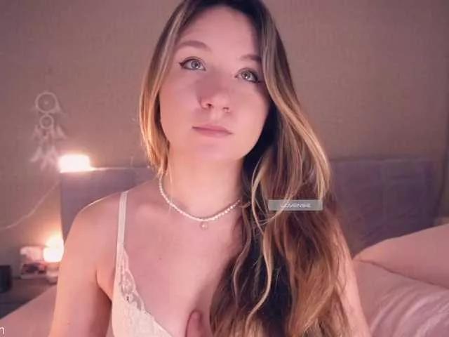 Alyyyson webcams show profile image 