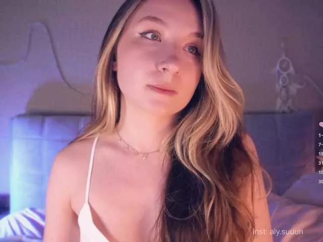 alyyyson from BongaCams