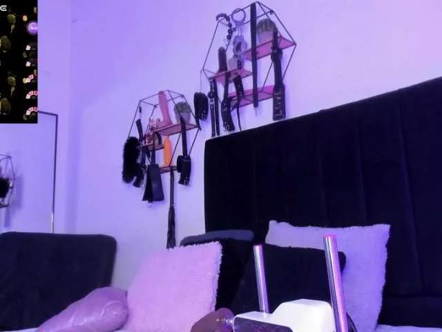 Explore our live girls sluts from our Custom and Multi clubs and checkout exclusive access to highly interactive content, such as shape, hair, titties, pussy type and many more.