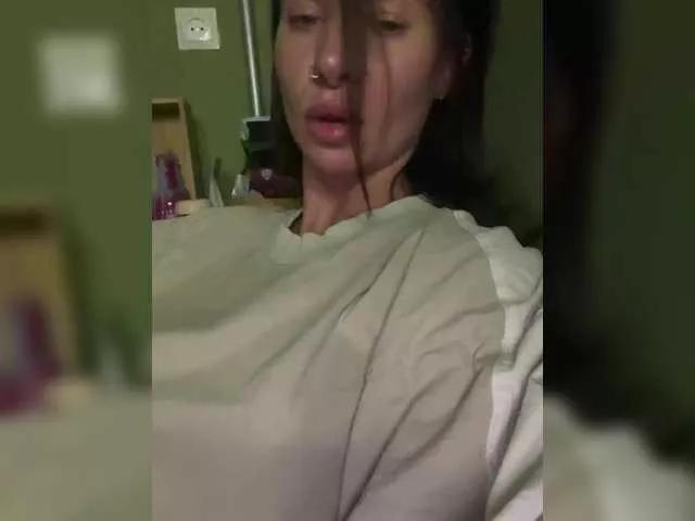 Annieisonfire from BongaCams