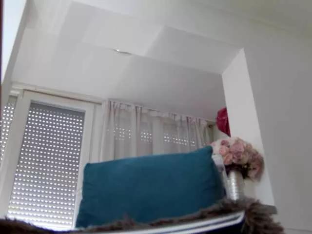 AnnyaRose from BongaCams
