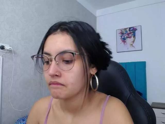 Explore our live girls sluts from our Custom and Multi clubs and checkout exclusive access to highly interactive content, such as shape, hair, titties, pussy type and many more.