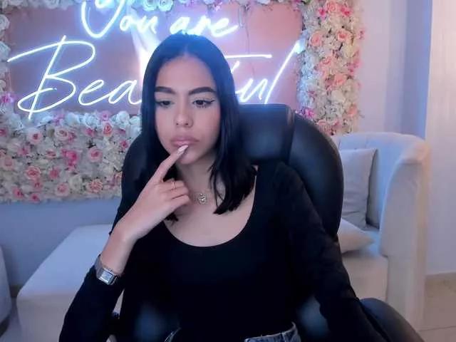 Explore our live girls sluts from our Custom and Multi clubs and checkout exclusive access to highly interactive content, such as shape, hair, titties, pussy type and many more.