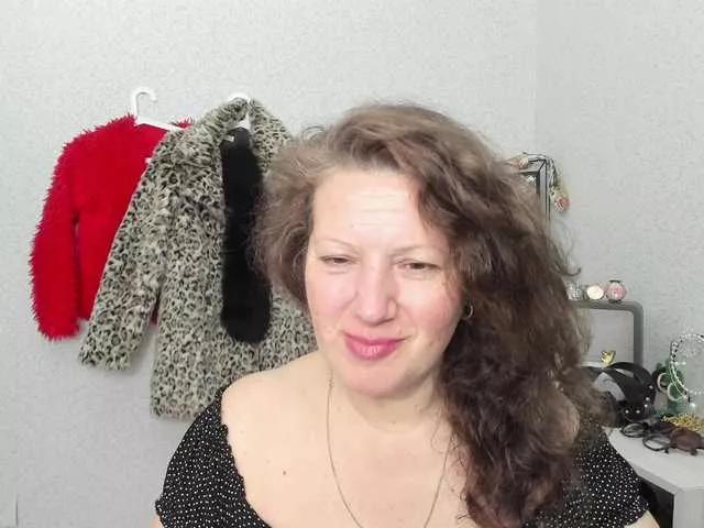 arialust from BongaCams